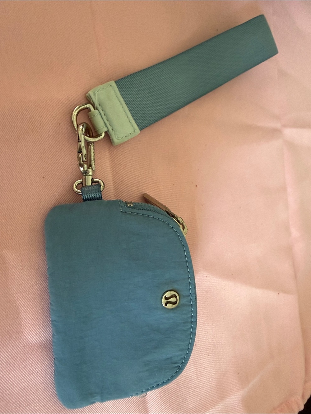 lululemon athletica teal blue key & card holder with strap